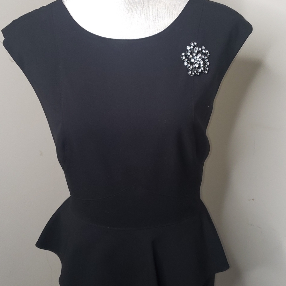 Dress - Picture 2 of 3